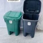 Poubelle en plastique avec couvercle