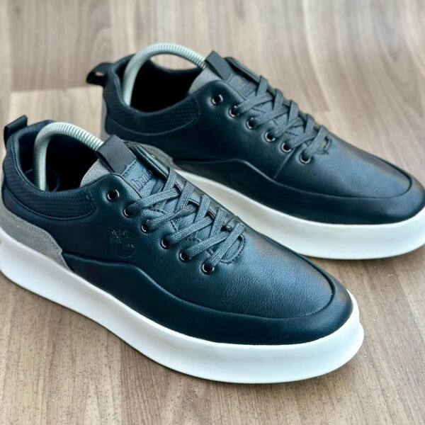 Chaussures en cuire PU