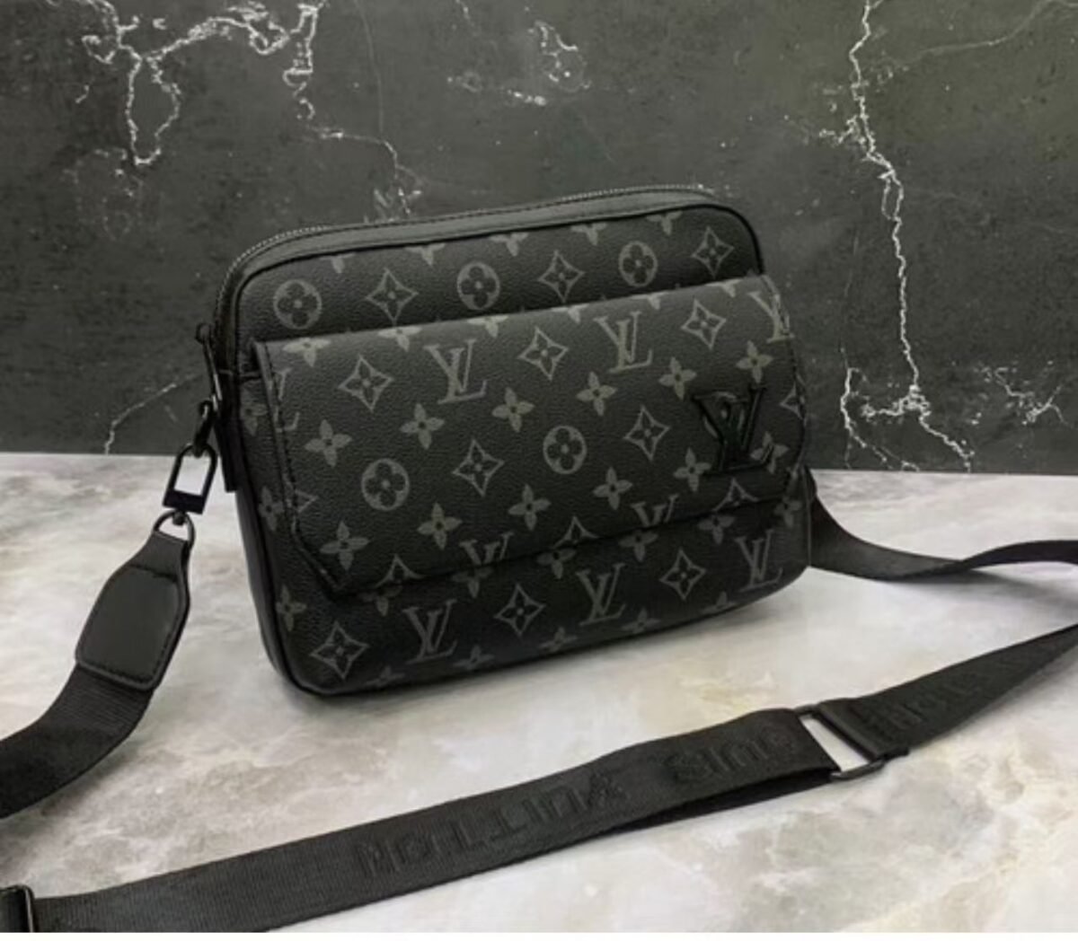 Sacoche LV noir – Image 1