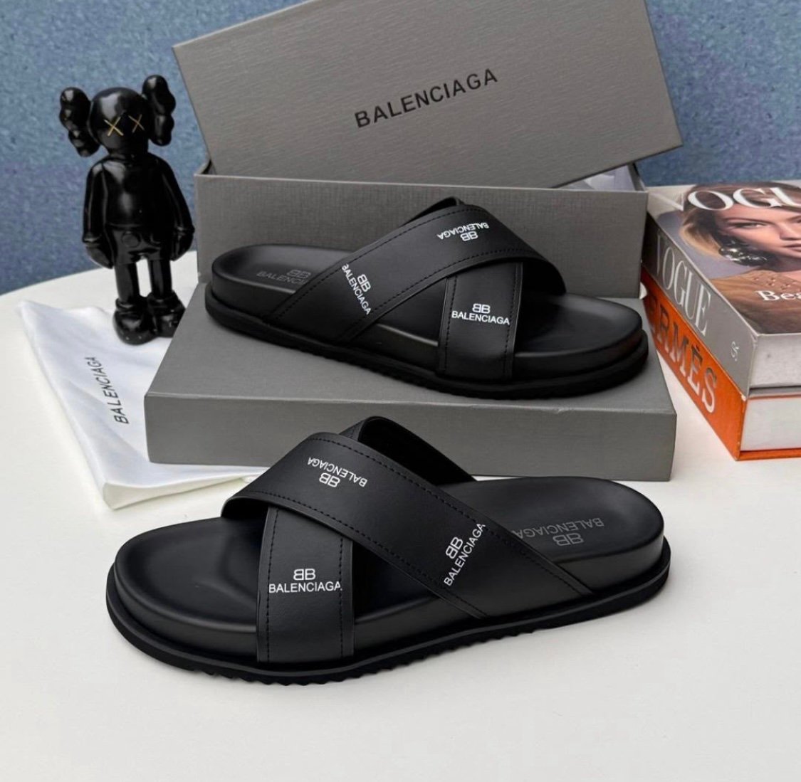 screenshot-130 Balenciaga sandales – Image 1
