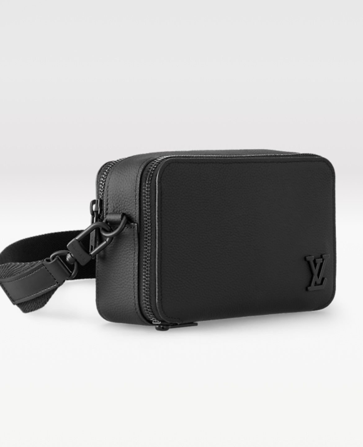 img_0707 Sacoche LV cuir – Image 1